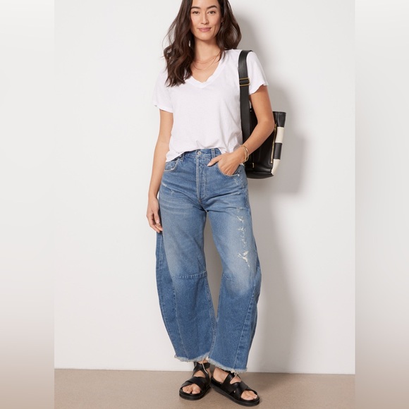 perfectwhitetee Hendrix cotton v neck tee - Picture 4 of 10